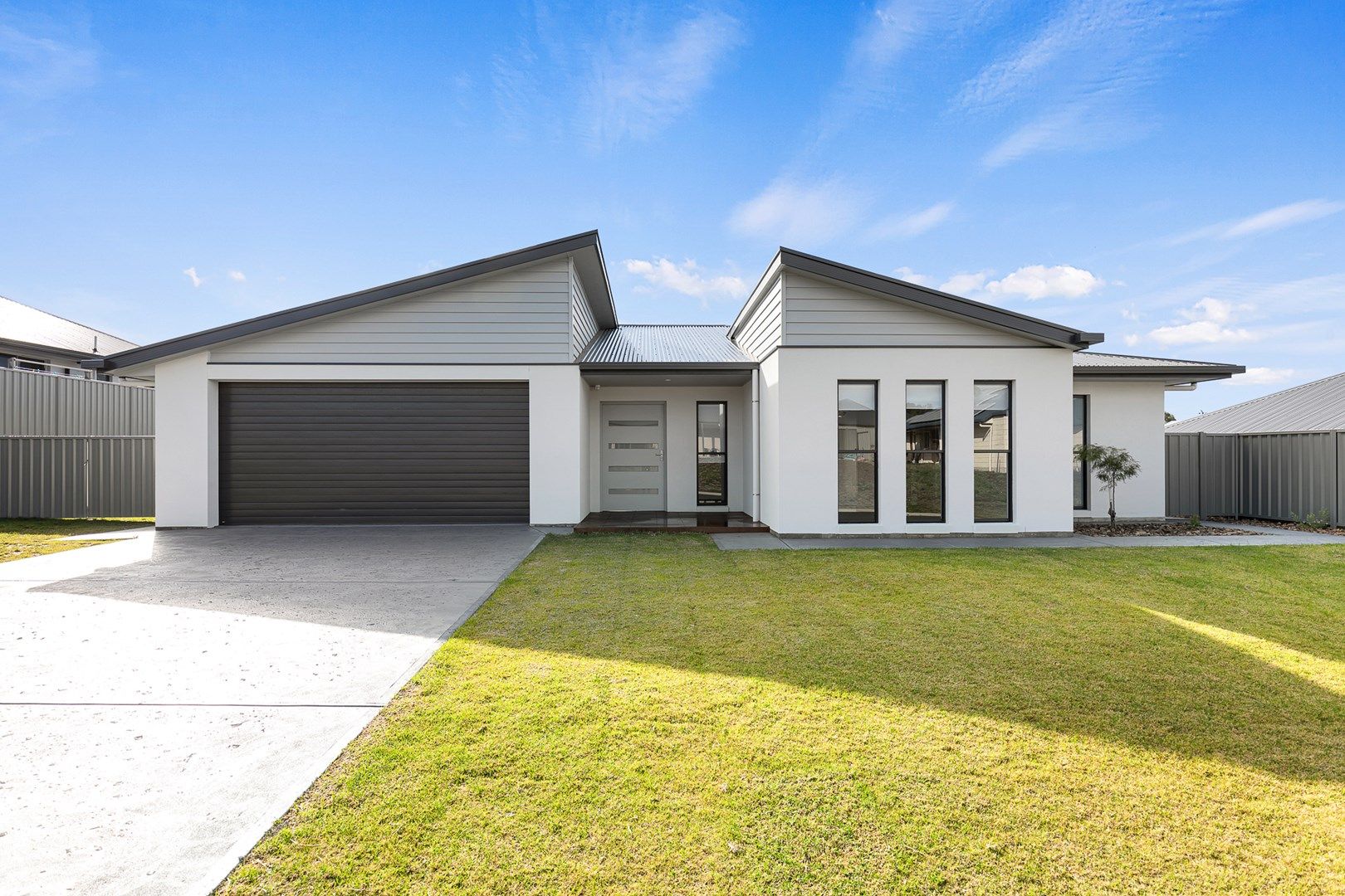 4 Coolum Close, Worrolong SA 5291, Image 0