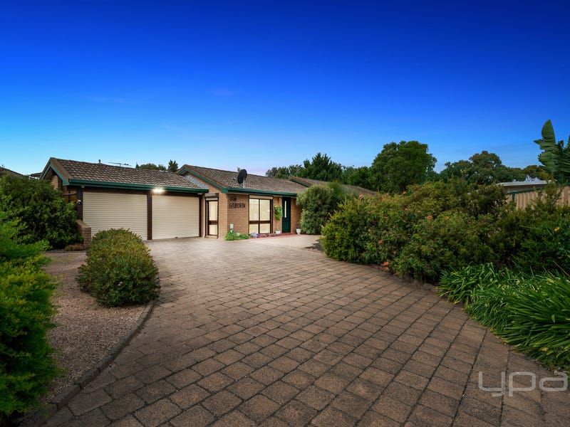 9 Grimwade Place, Melton West VIC 3337, Image 1