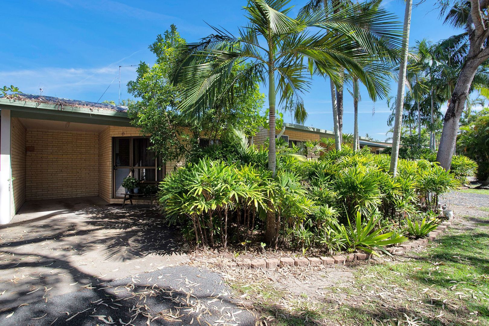 4/4 Symons Avenue, Bucasia QLD 4750, Image 1