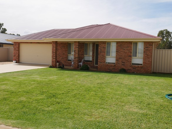 32 Golf Club Drive, Leeton NSW 2705