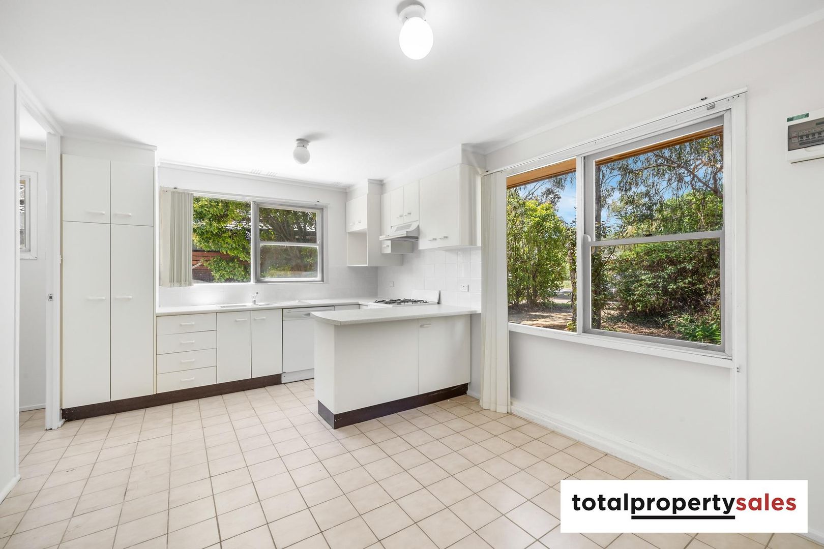 31 Swinden Street, Downer ACT 2602, Image 2