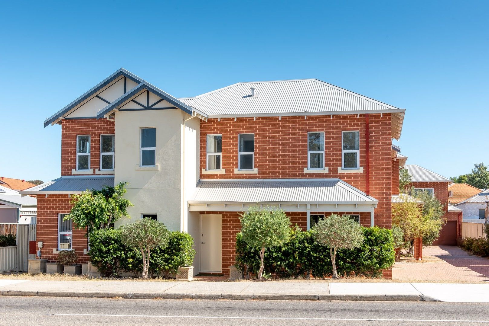 3 bedrooms Townhouse in 1/25 Miller Street VICTORIA PARK WA, 6100