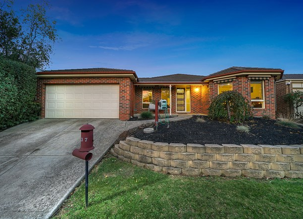 37 Grange Circuit, Beaconsfield VIC 3807