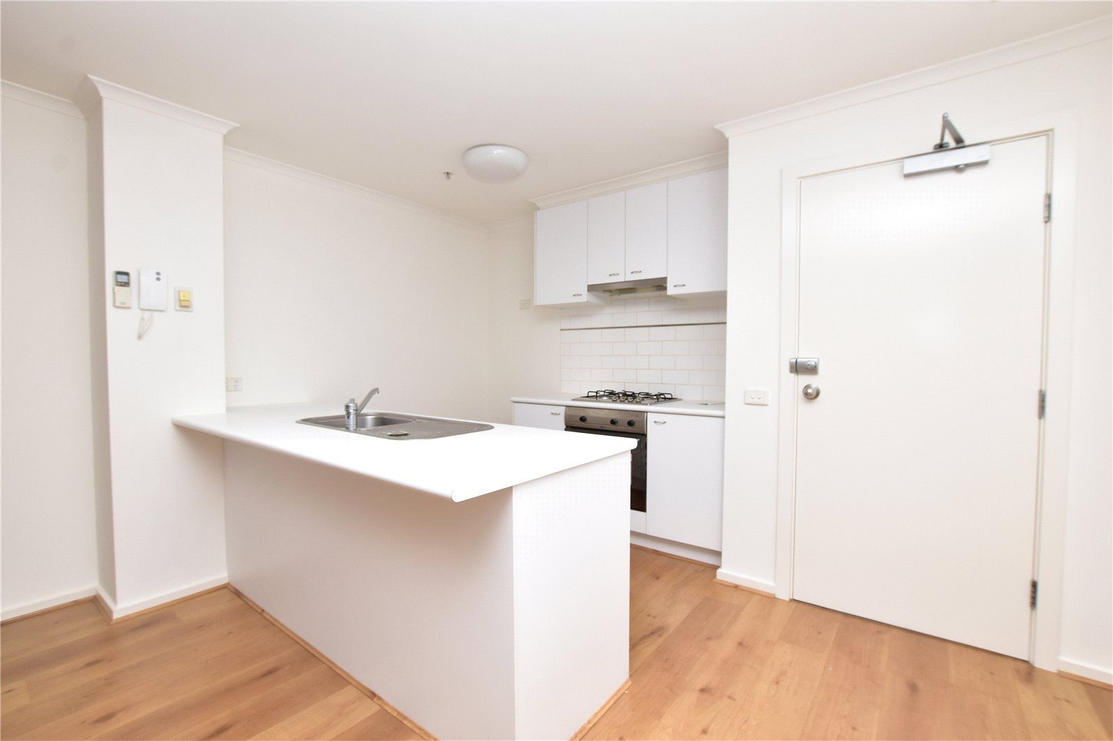 2 bedrooms Apartment / Unit / Flat in 63/38 Kavanagh Street SOUTHBANK VIC, 3006