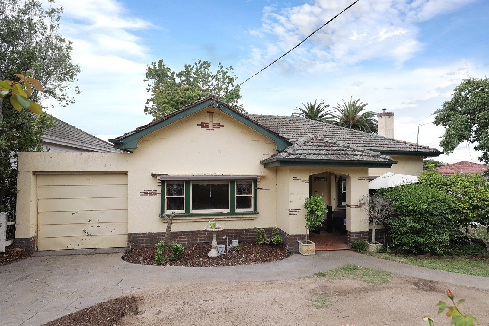 4 bedrooms House in 46 Myrnong Crescent ASCOT VALE VIC, 3032