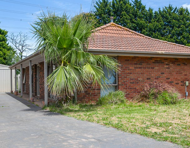 32 Strafford Avenue, Cranbourne VIC 3977