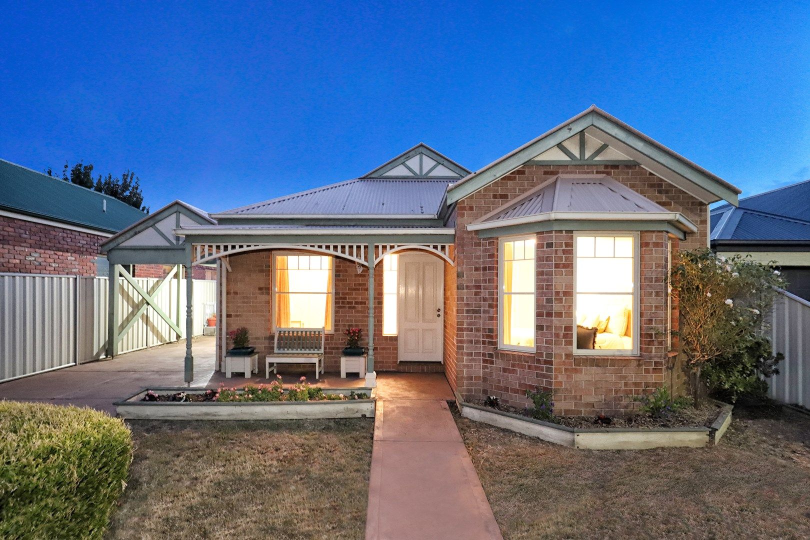 15 Leawood Glade, Craigieburn VIC 3064