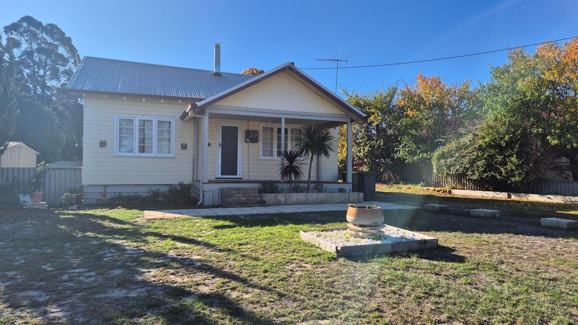 2 bedrooms House in 27 Telfer Crescent COLLIE WA, 6225