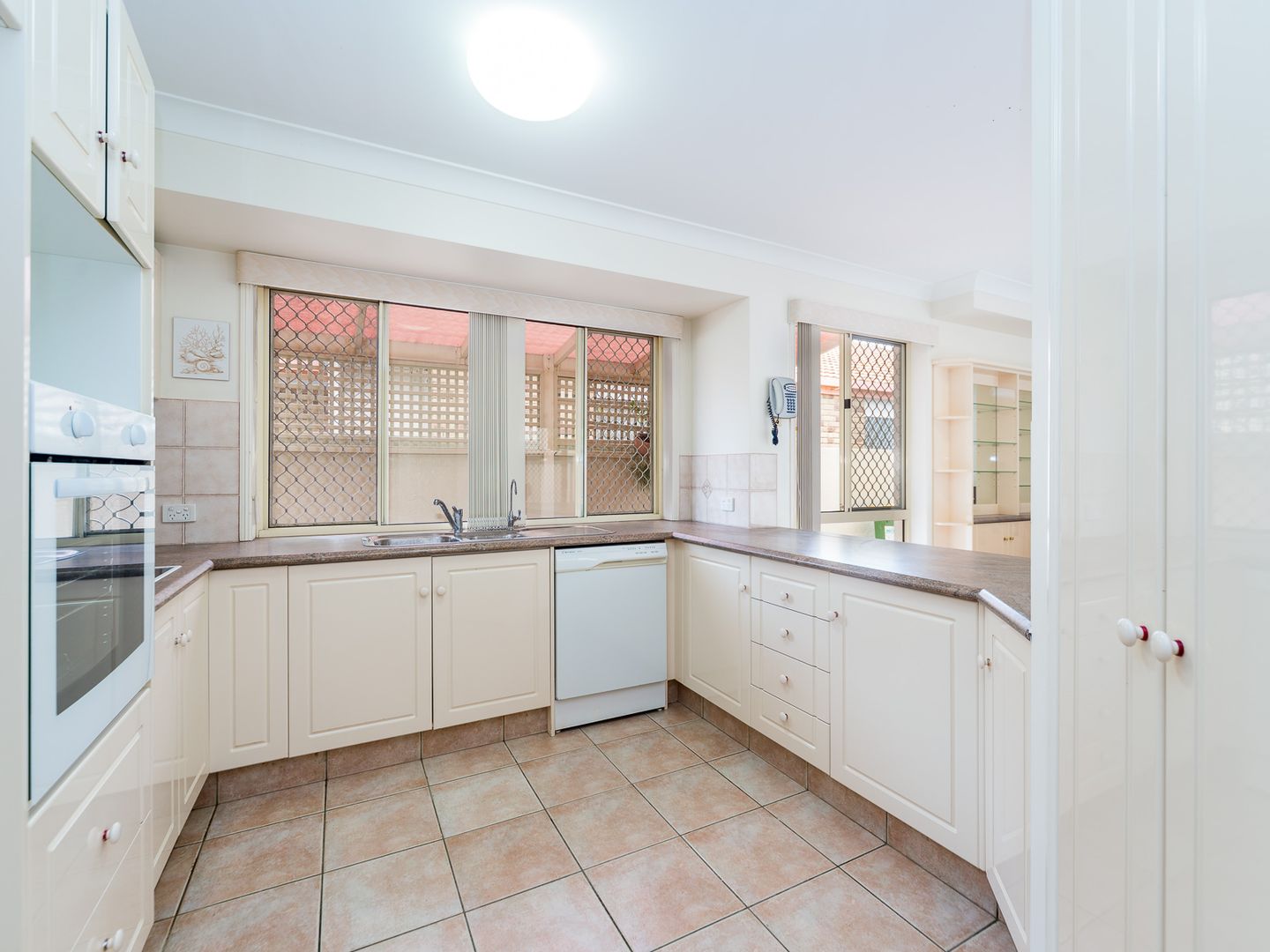 2/2 Joseph Street, Runaway Bay QLD 4216, Image 2