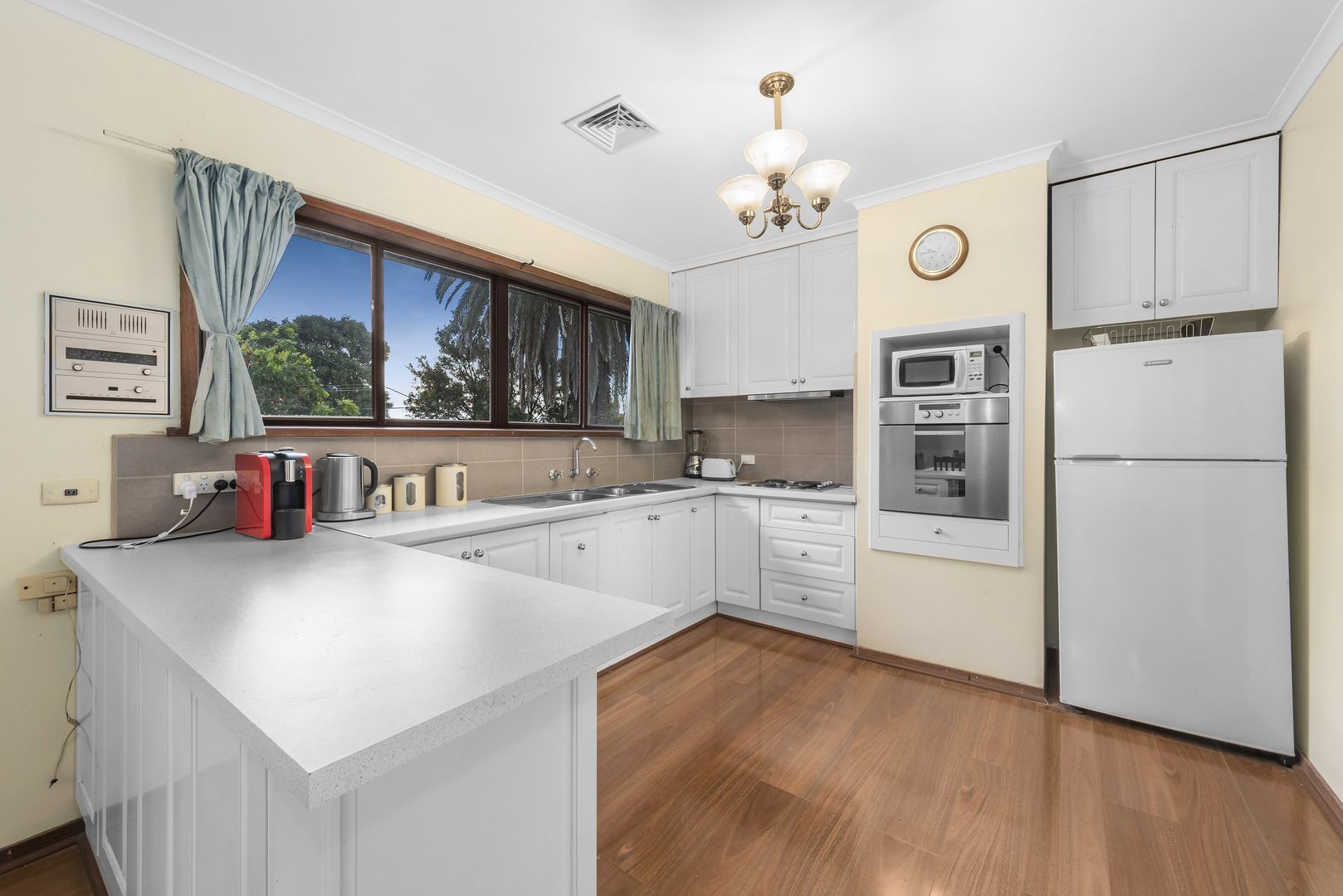 8 Electra Court, Forest Hill VIC 3131, Image 2