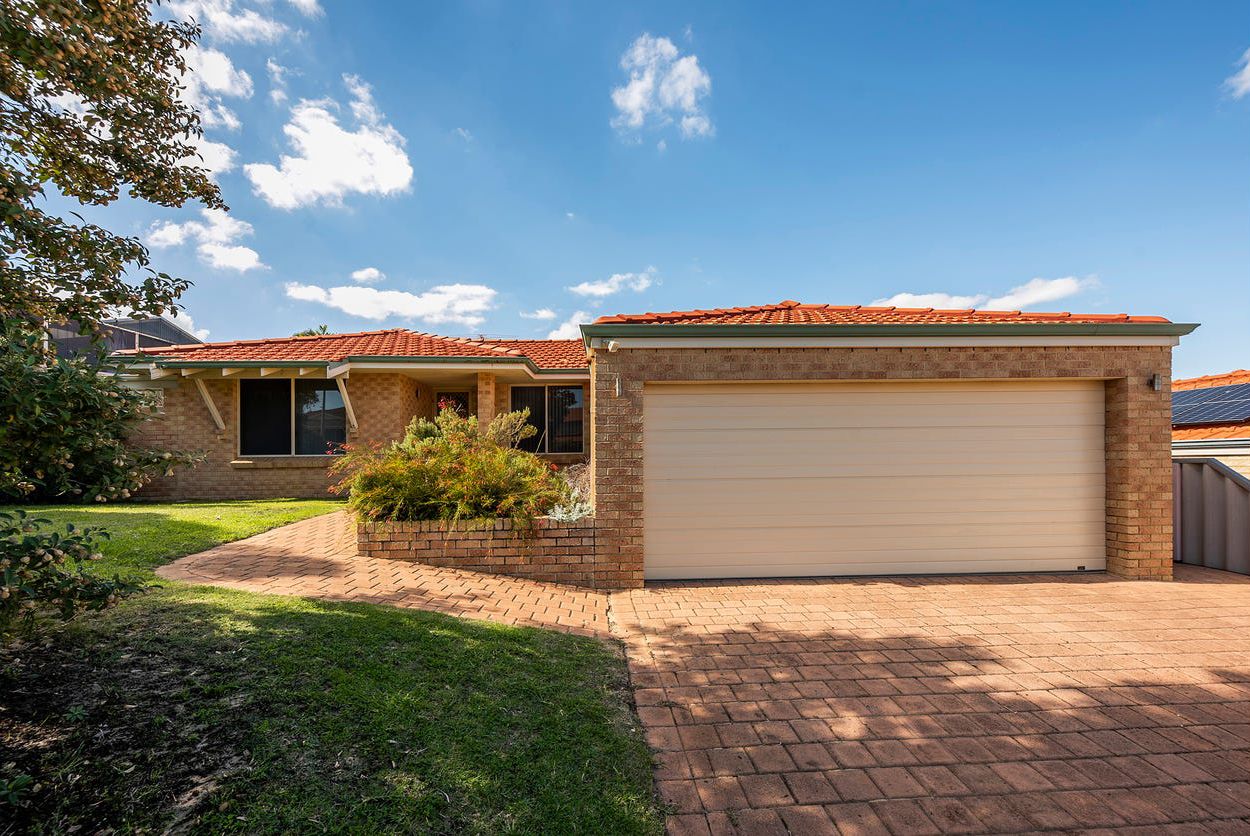 3 bedrooms House in 122 Seacrest Drive SORRENTO WA, 6020