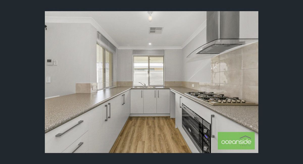 3 bedrooms House in 31 Pantropical Loop ALKIMOS WA, 6038