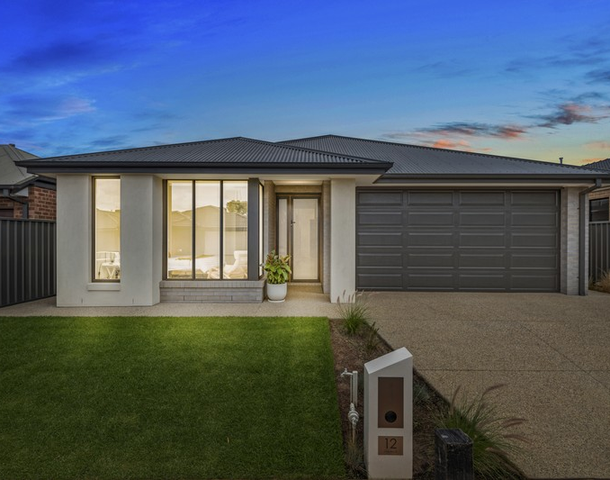 12 Crawley Street, Strathtulloh VIC 3338