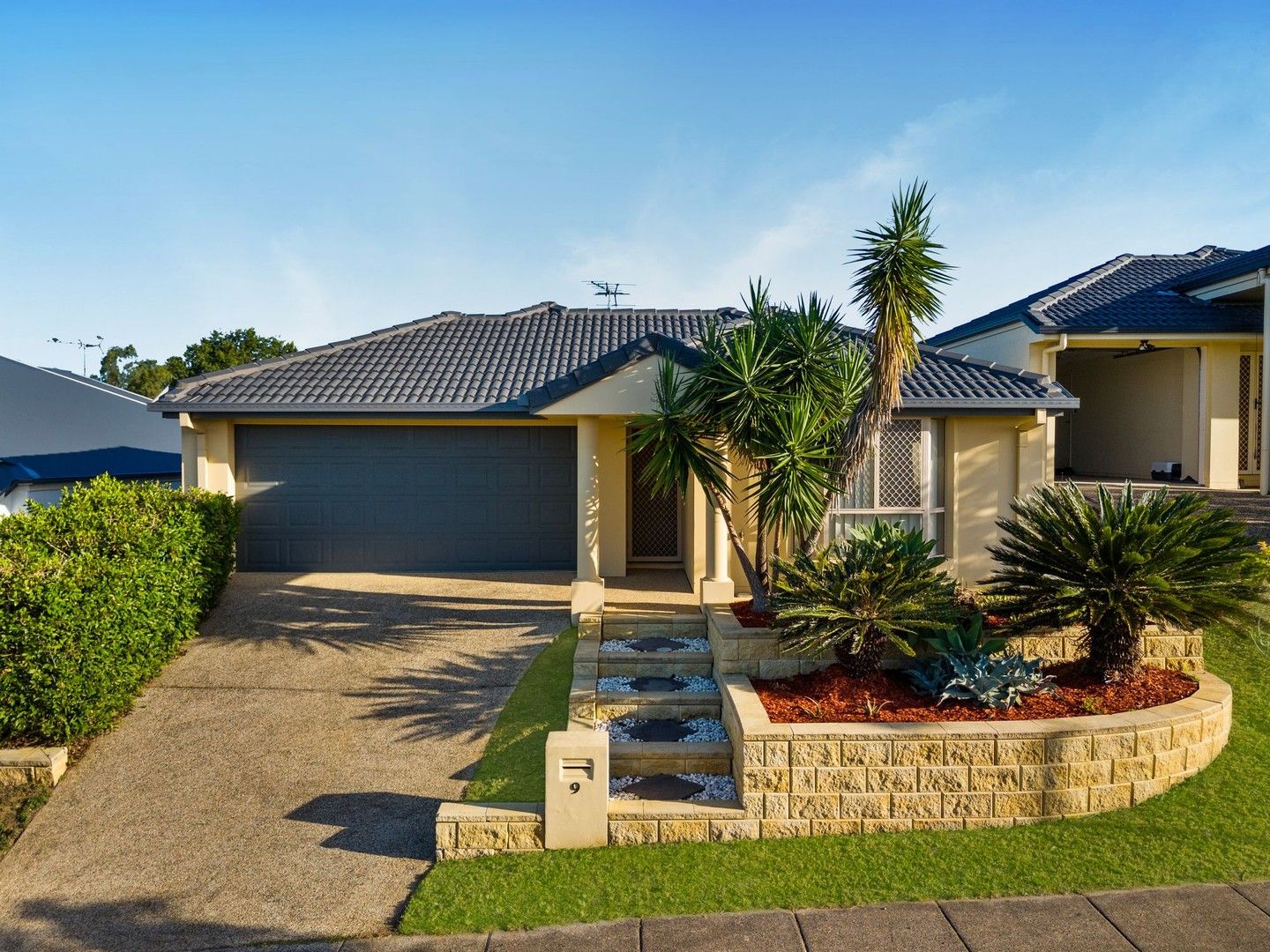 4 bedrooms House in 9 Waterview Court SPRINGFIELD LAKES QLD, 4300