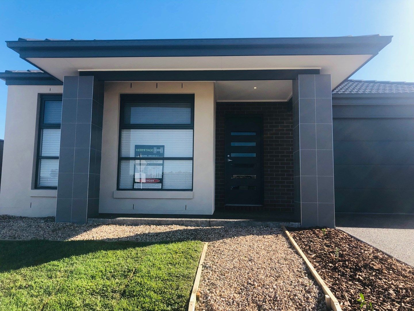 4 bedrooms House in 11 Basalt Drive CLYDE NORTH VIC, 3978