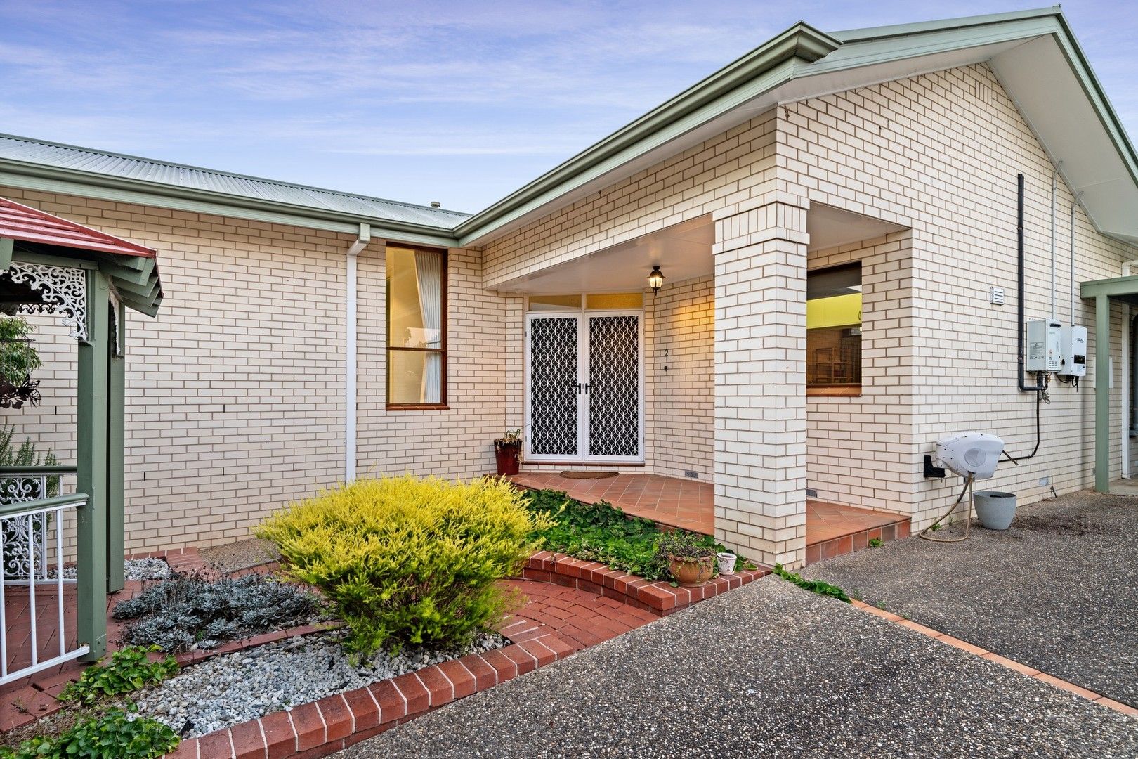 2/10 John Court, North Albury NSW 2640, Image 0