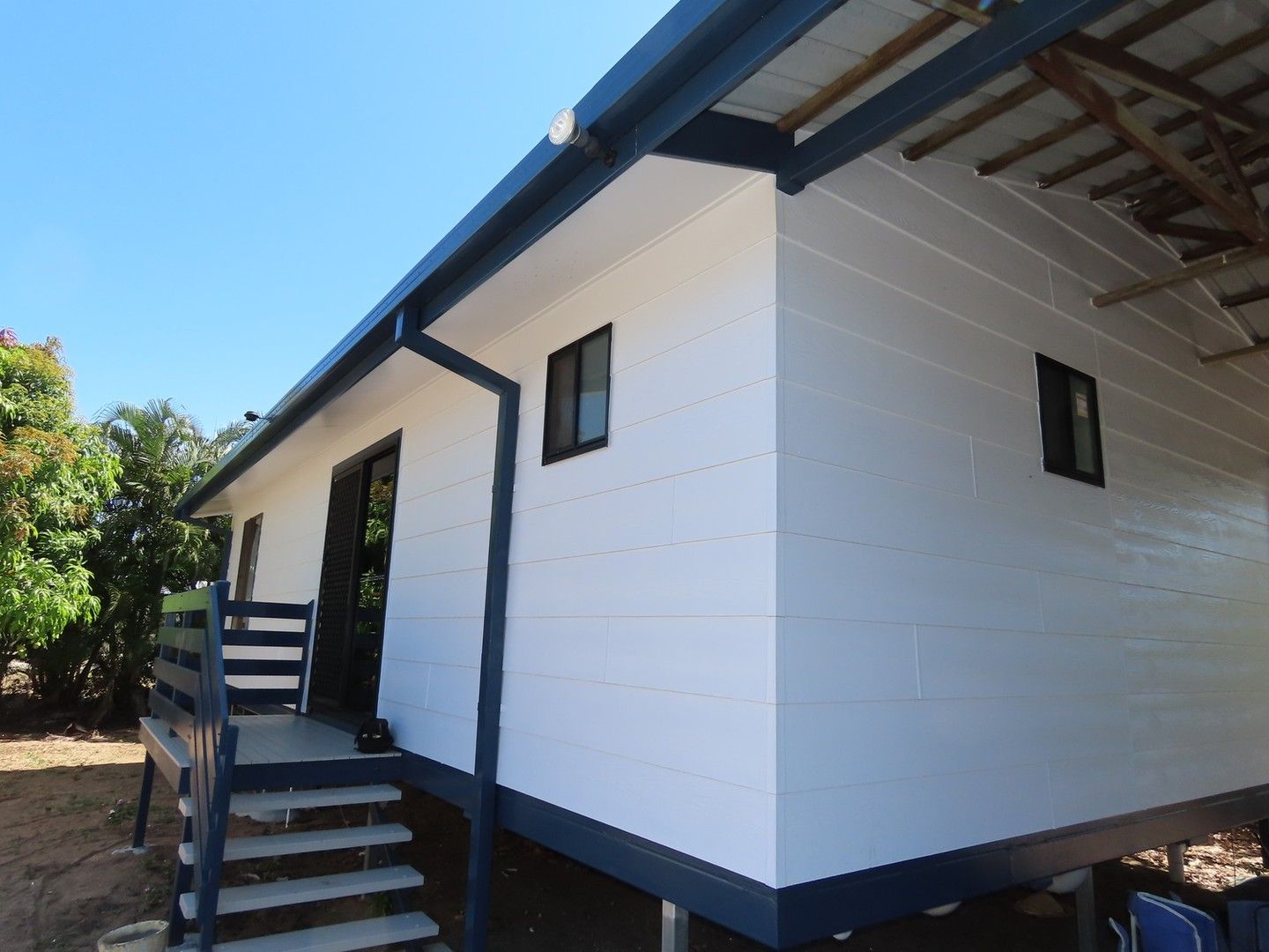 2 bedrooms Apartment / Unit / Flat in 2/79 Horseshoe Bay Road BOWEN QLD, 4805