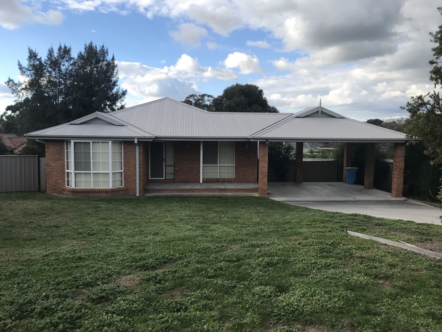 3 bedrooms House in 5 Heffey Court SEYMOUR VIC, 3660