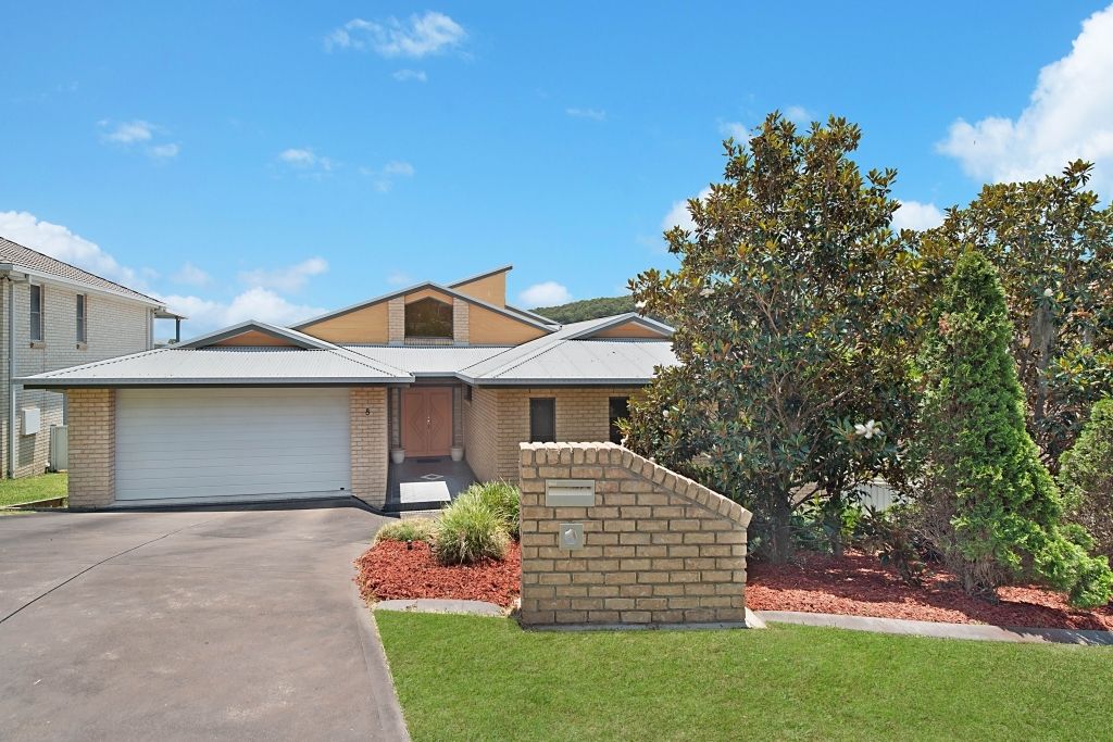 8 Kerrigan Cl Eleebana Nsw 2282 Domain