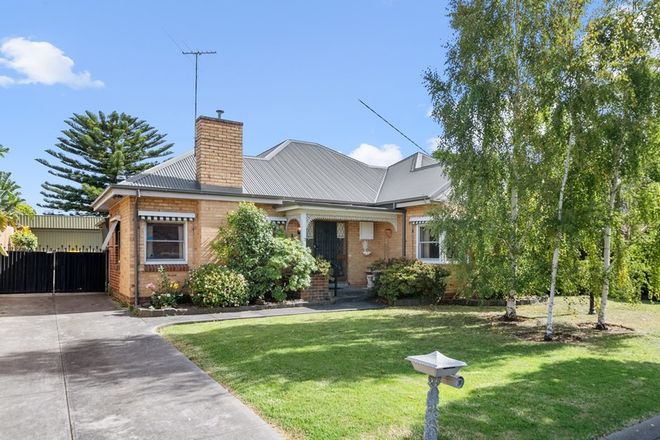 Picture of 32 Dublin Avenue, STRATHMORE VIC 3041