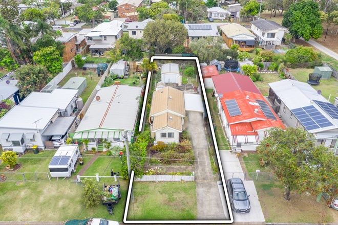 Picture of 16 Inglis Street, WOODY POINT QLD 4019