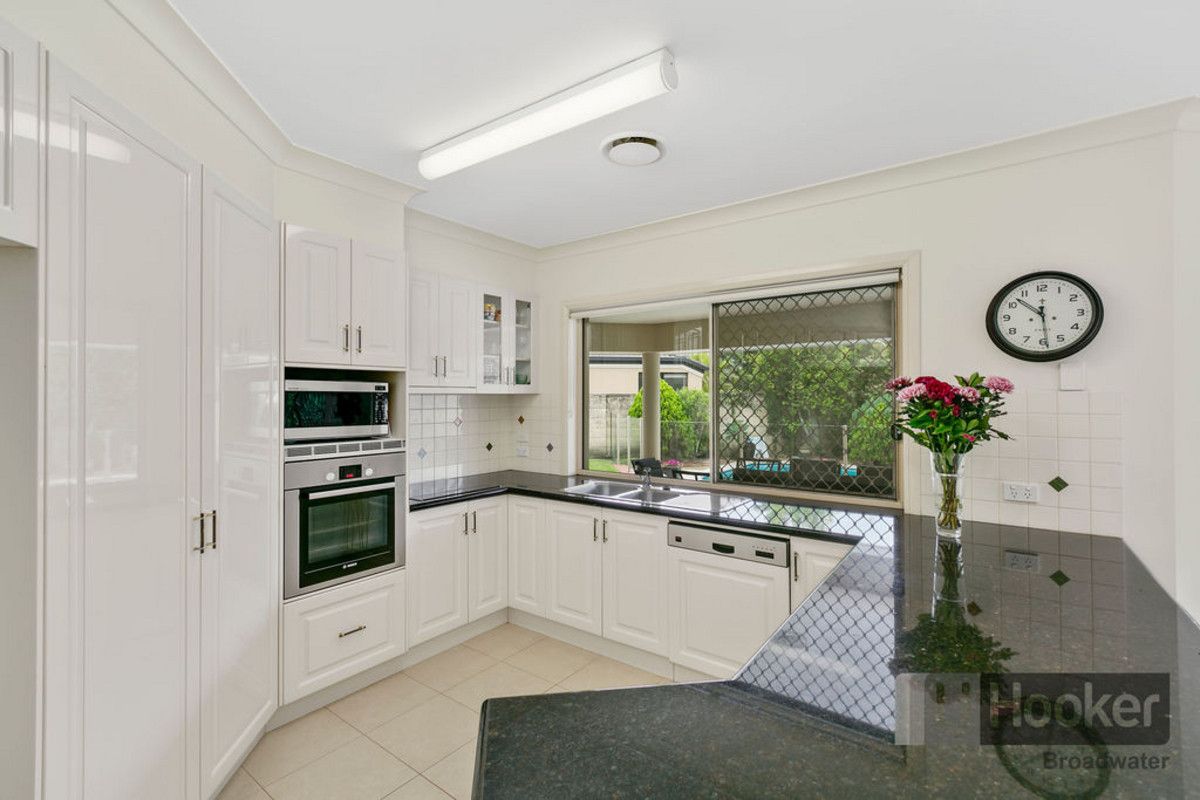 13 Dallow Crescent, Helensvale QLD 4212, Image 2