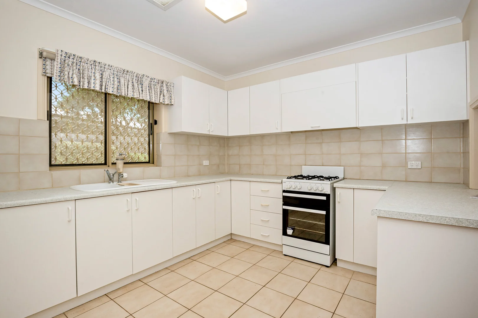 Additional image 4 of 1/42 McCulloch Street, Dromana VIC 3936