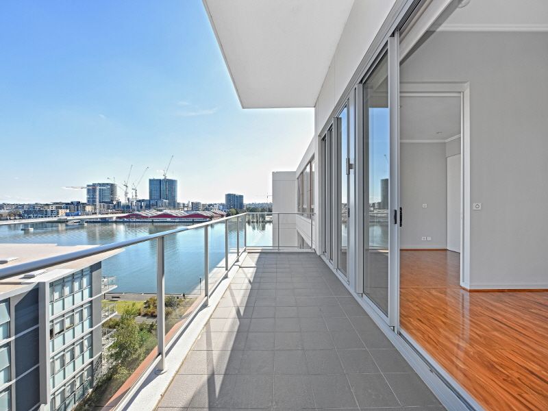 3 bedrooms Apartment / Unit / Flat in B705/3 Timbrol Avenue RHODES NSW, 2138