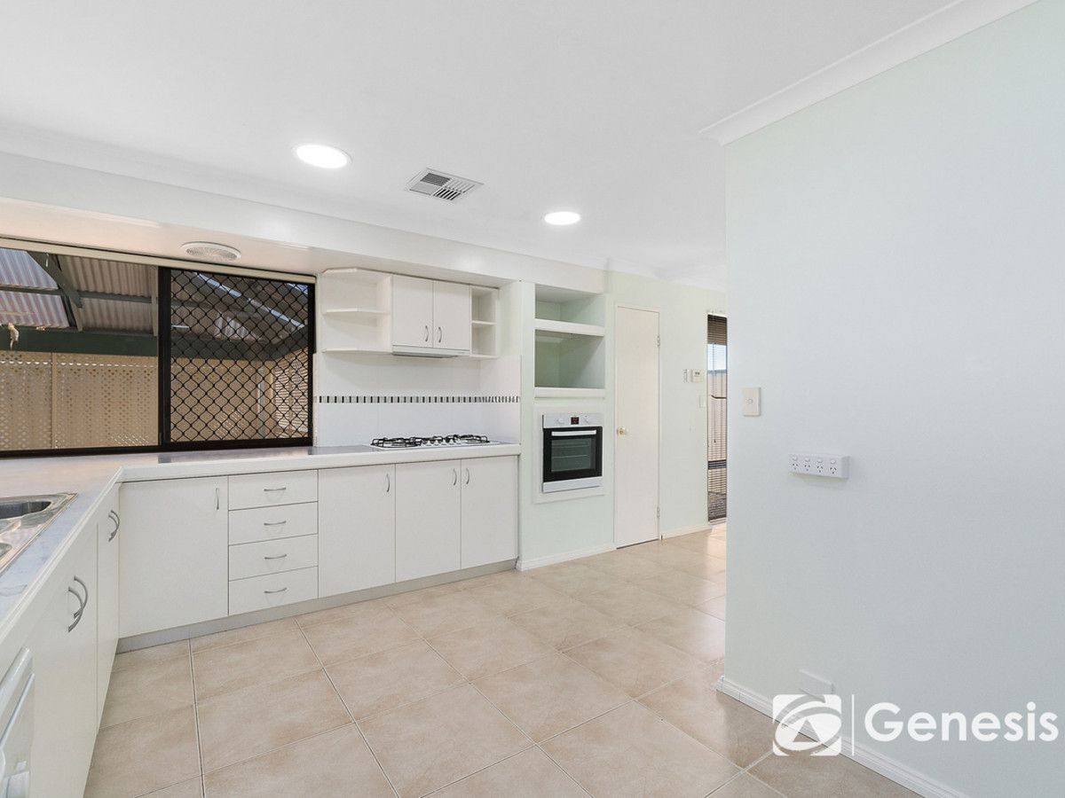 33 Stradbroke Place, Ballajura WA 6066, Image 1