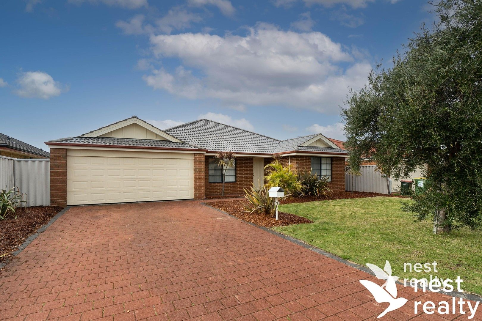 4 bedrooms House in 9 Tamarama Street SECRET HARBOUR WA, 6173