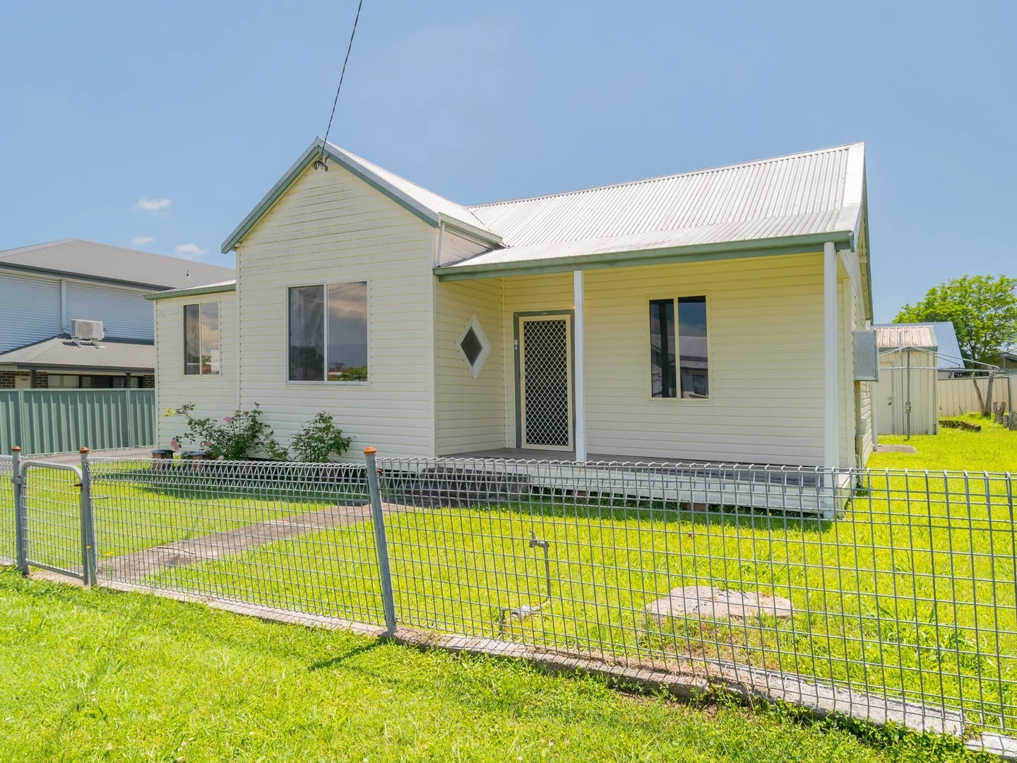 Primary image of 5 Frances Street, Taree NSW 2430