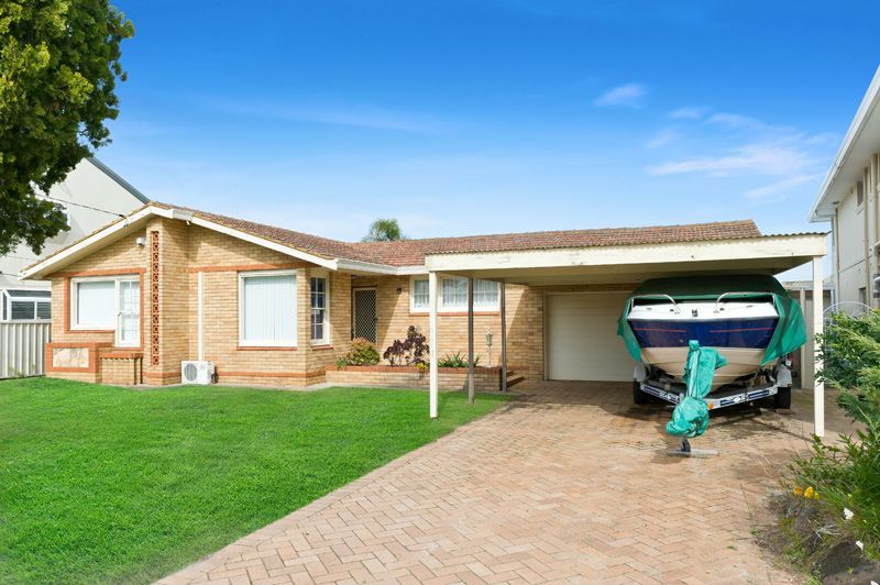 15 Hawkesbury Esplanade, Sylvania Waters NSW 2224