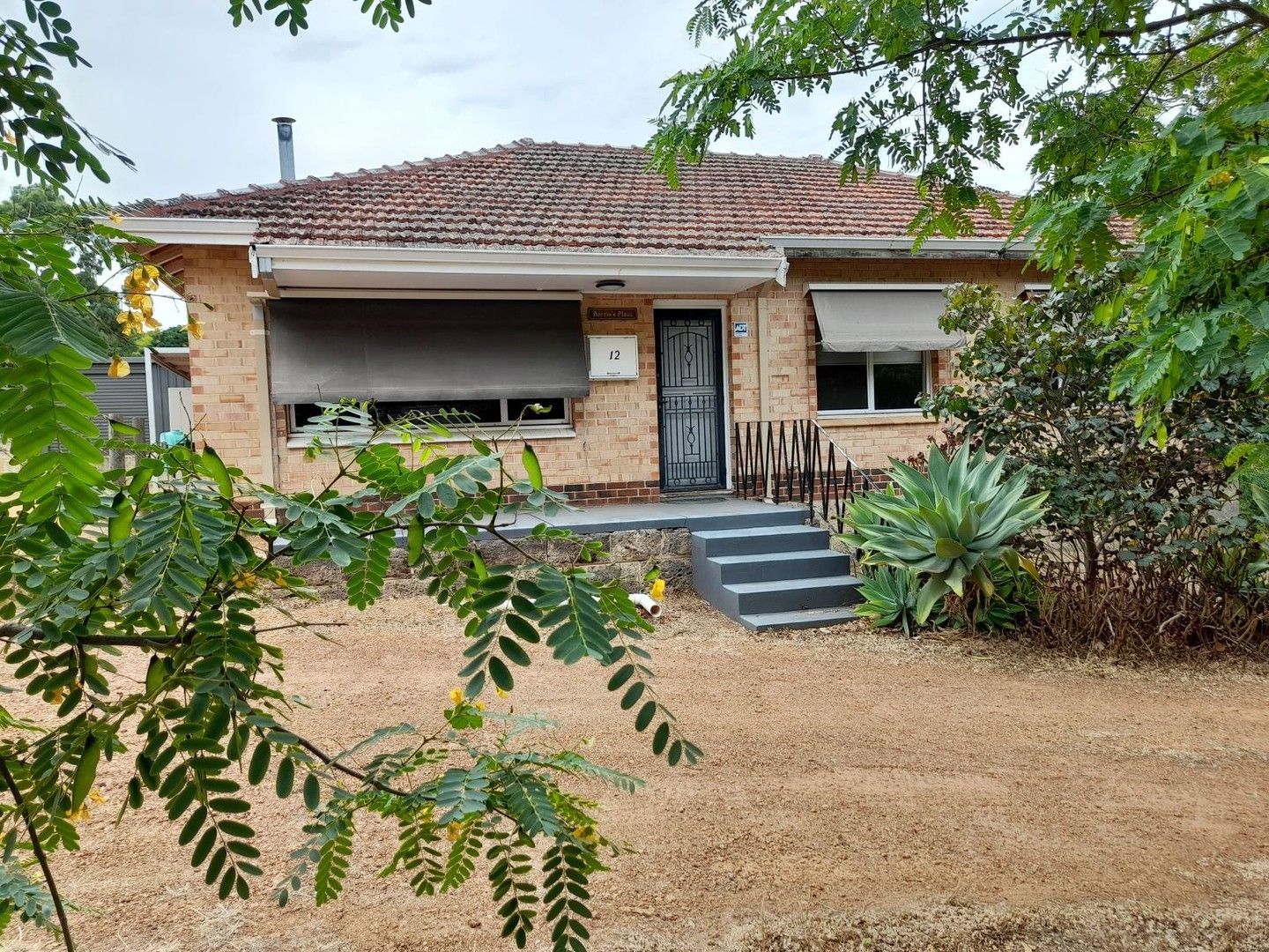 3 bedrooms House in 12 Lindsay Street KALAMUNDA WA, 6076