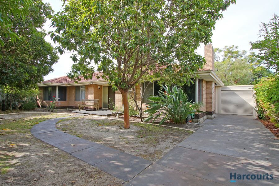 3 bedrooms House in 15 Perina Place WILSON WA, 6107