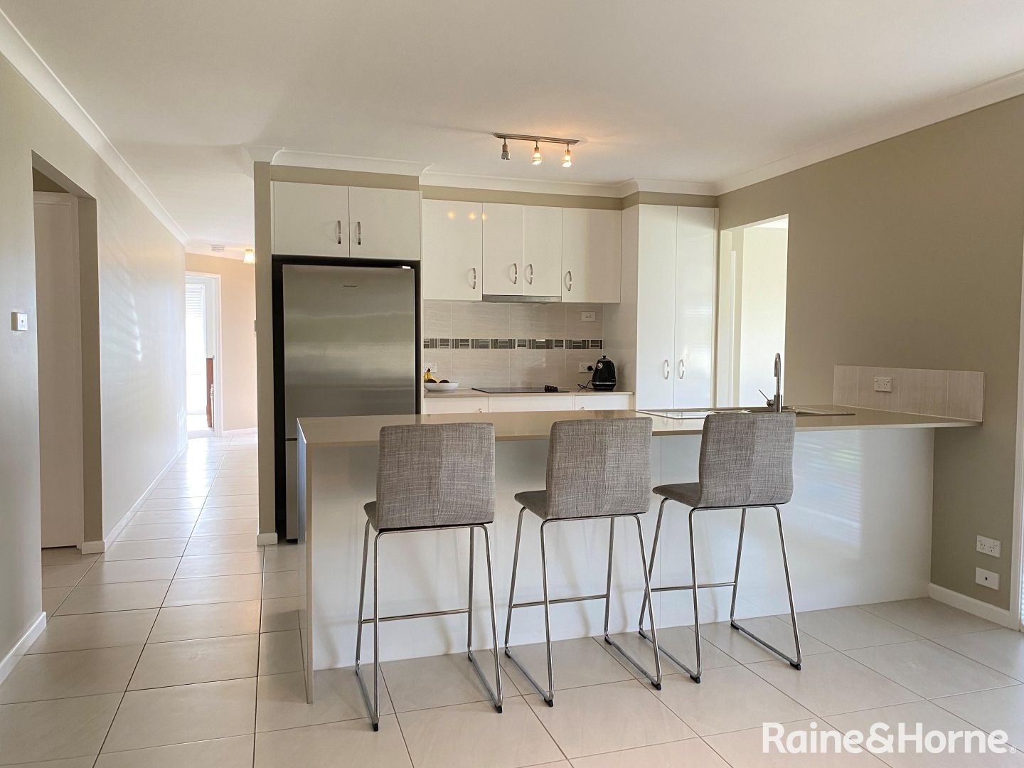 18 Hibiscus Place, Bomaderry NSW 2541, Image 2