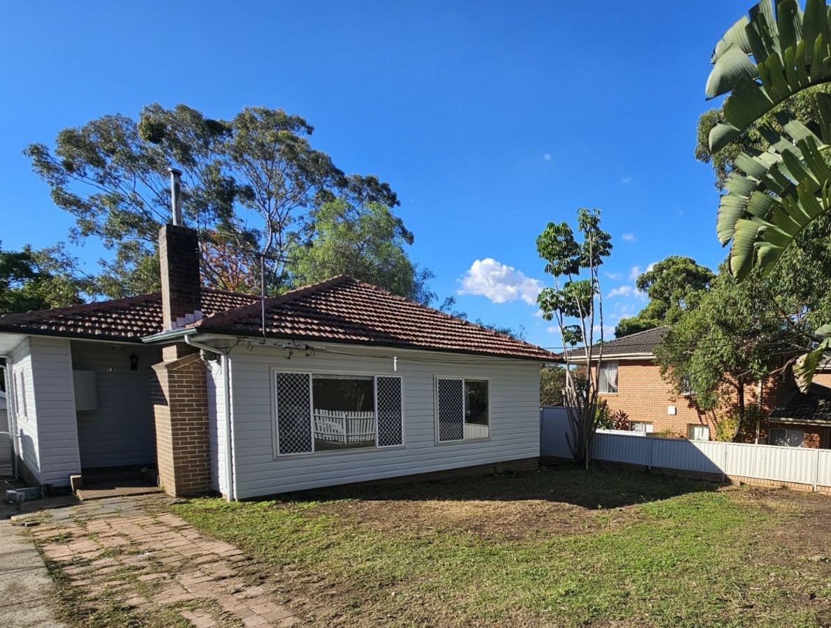 5 bedrooms House in 13 Smith Street REGENTS PARK NSW, 2143