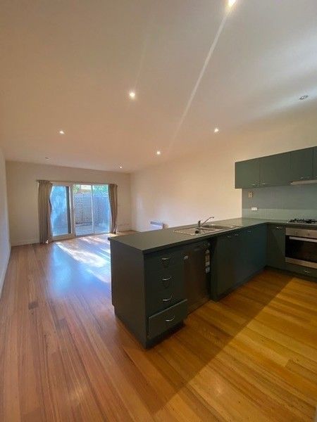 110 Palmerston Crescent, South Melbourne VIC 3205, Image 2