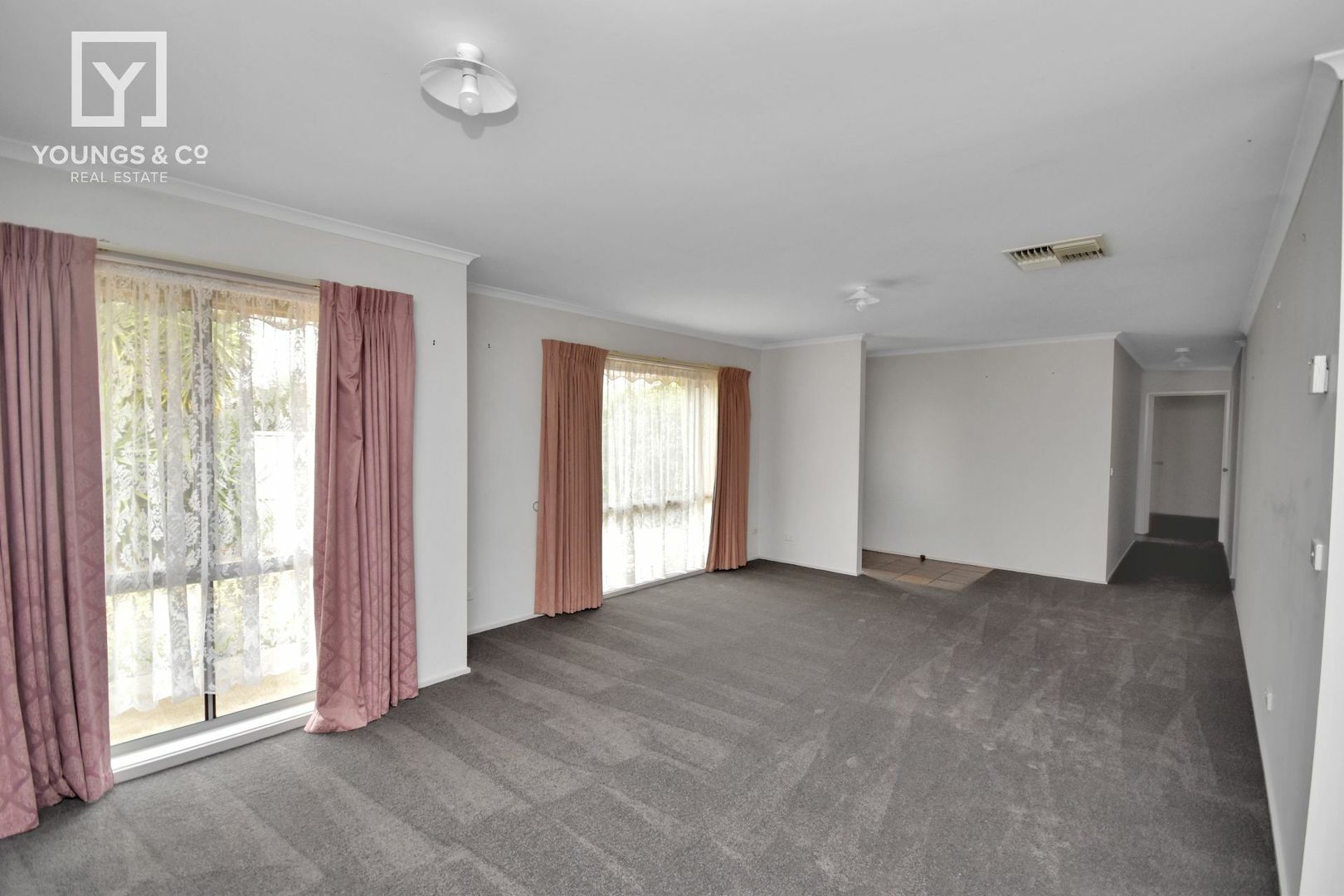 16 Madge Ct, Mooroopna VIC 3629, Image 2