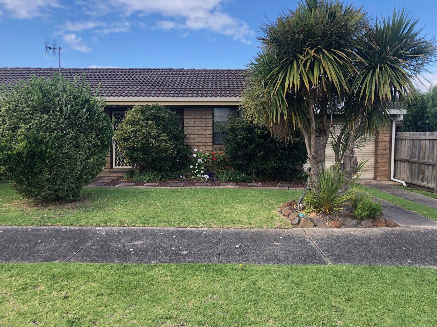 2 bedrooms Apartment / Unit / Flat in 2/13 Carmell Drive WARRNAMBOOL VIC, 3280