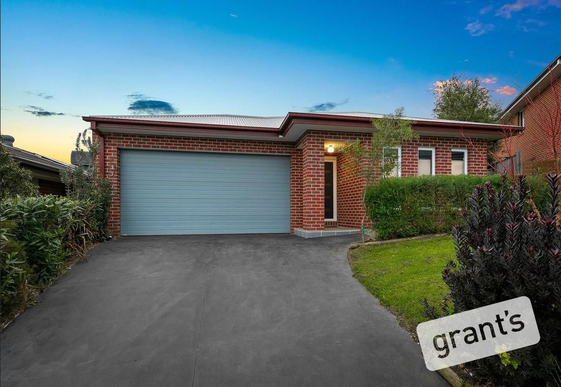3 bedrooms House in 6 Clarendon Street PAKENHAM VIC, 3810