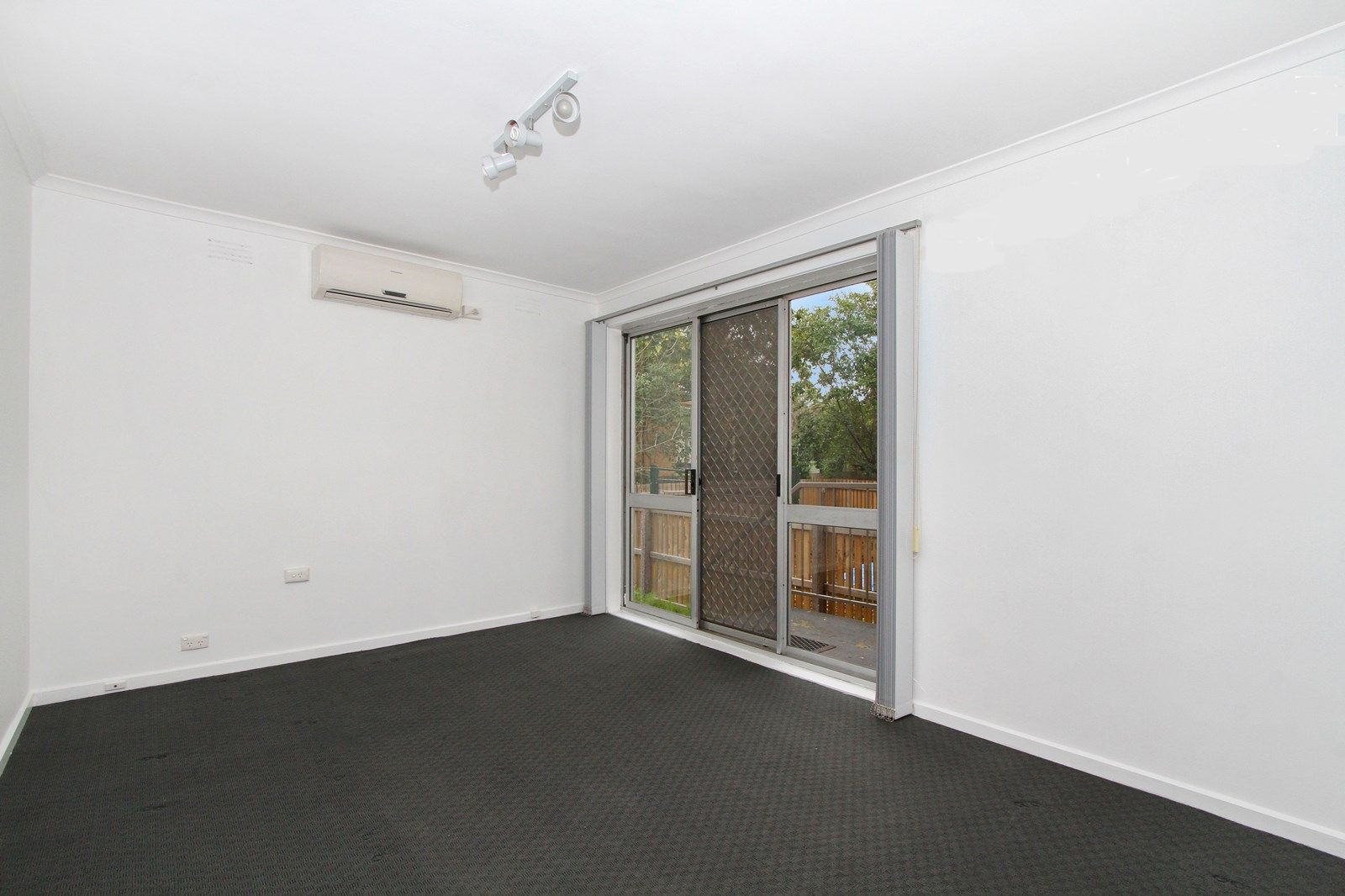 1/11 Andrews Street, Heidelberg VIC 3084, Image 2