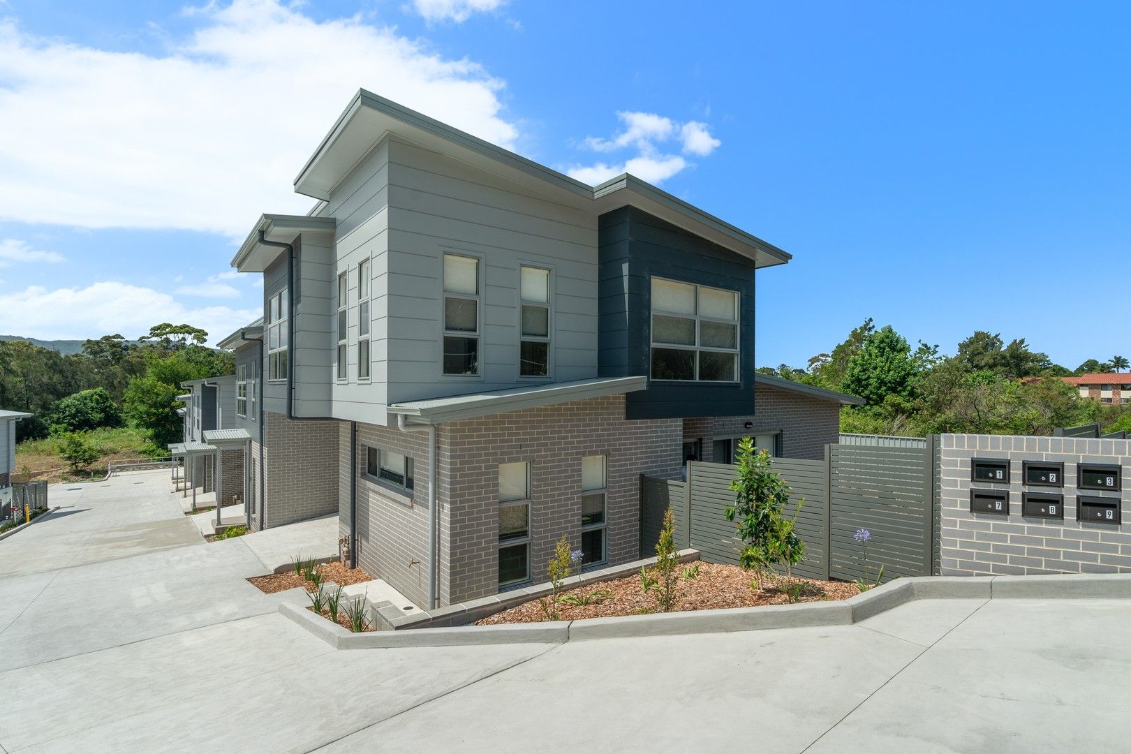 3 bedrooms Townhouse in 1/18 Phillips Avenue WEST WOLLONGONG NSW, 2500