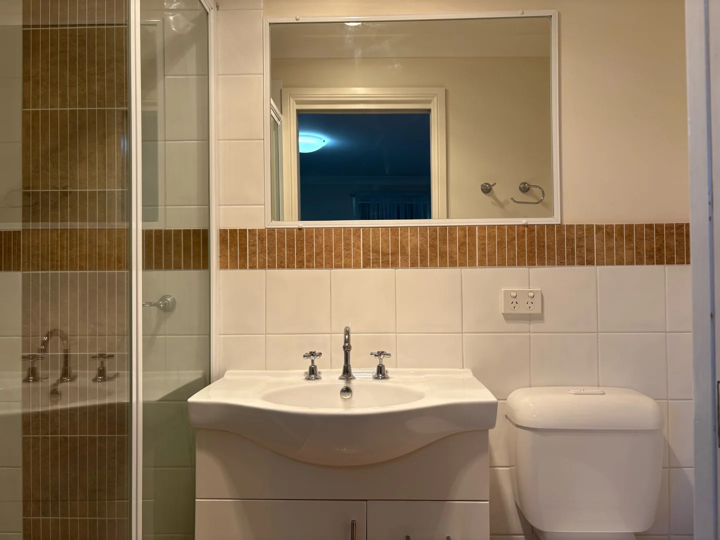 Additional image 8 of 2/1a Kent St, West Tamworth NSW 2340