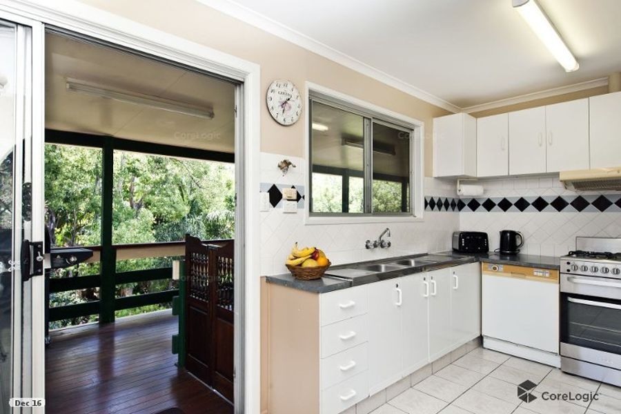 8 Peninsula Drive, Bilambil Heights NSW 2486, Image 2