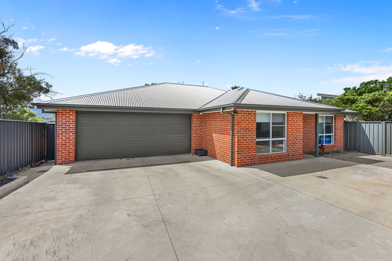 4 bedrooms House in 2/42 Phillip Street TAMWORTH NSW, 2340