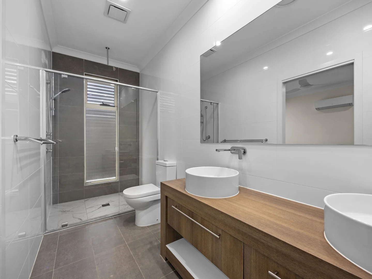 Additional image 11 of 2/27 Cawthray St, Biggera Waters QLD 4216