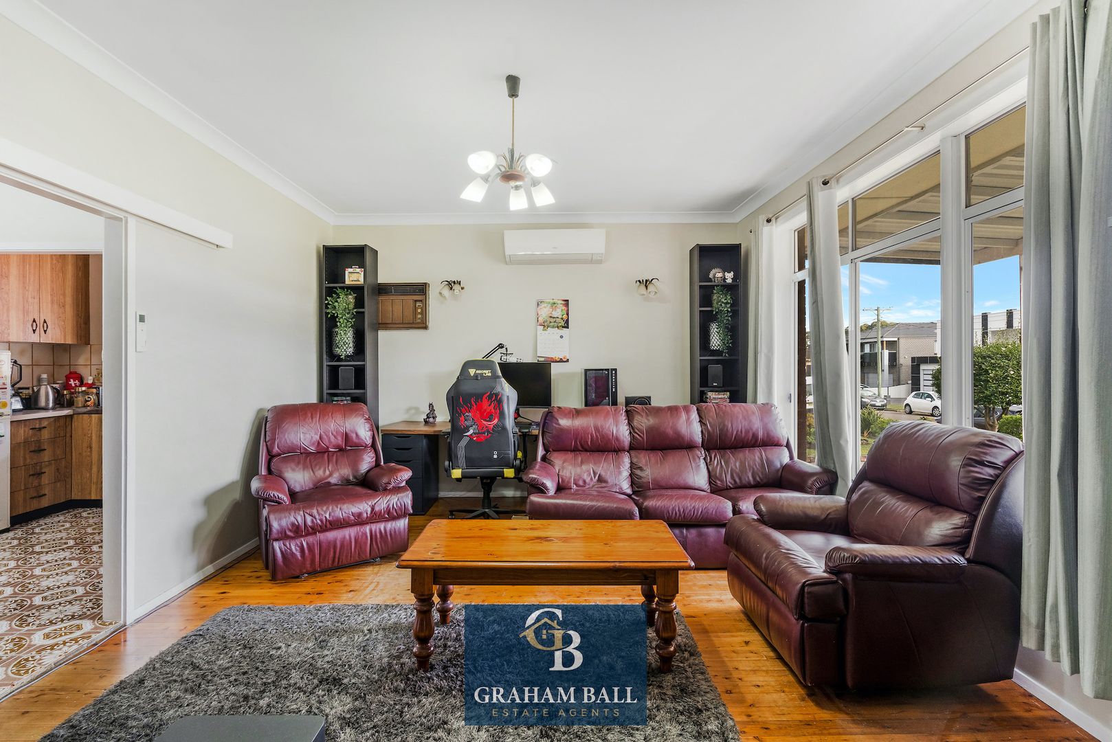 8 Butler Avenue, Bossley Park NSW 2176, Image 2