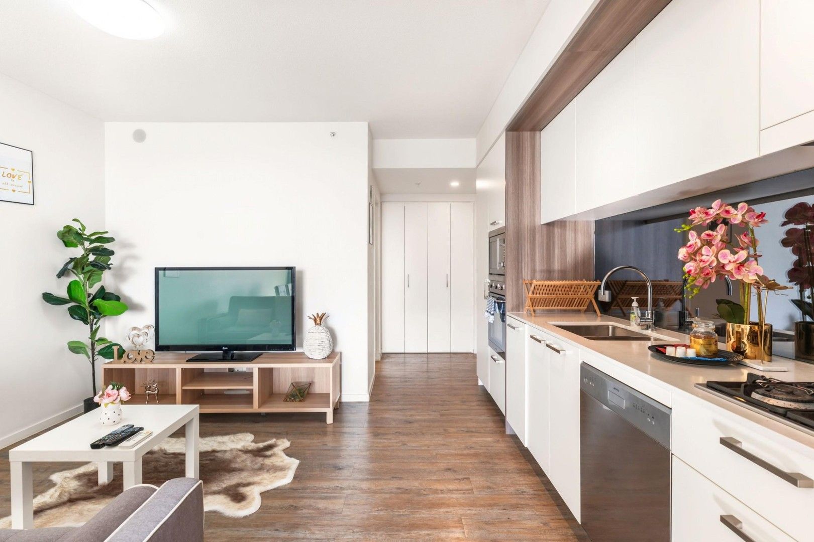 1 bedrooms Apartment / Unit / Flat in 1704/27 Cordelia street SOUTH BRISBANE QLD, 4101