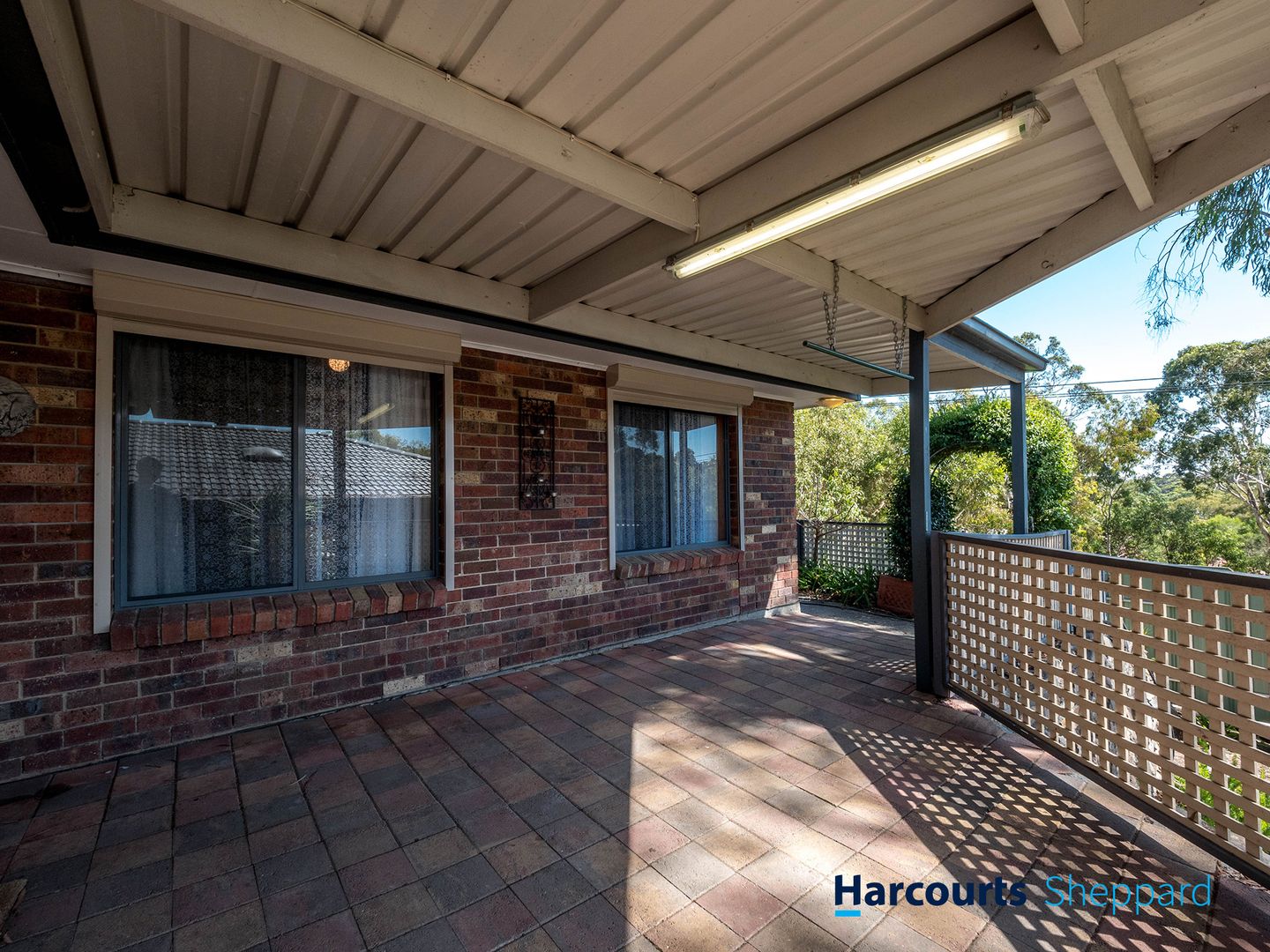 31 Dunalbyn Drive, Aberfoyle Park SA 5159, Image 2