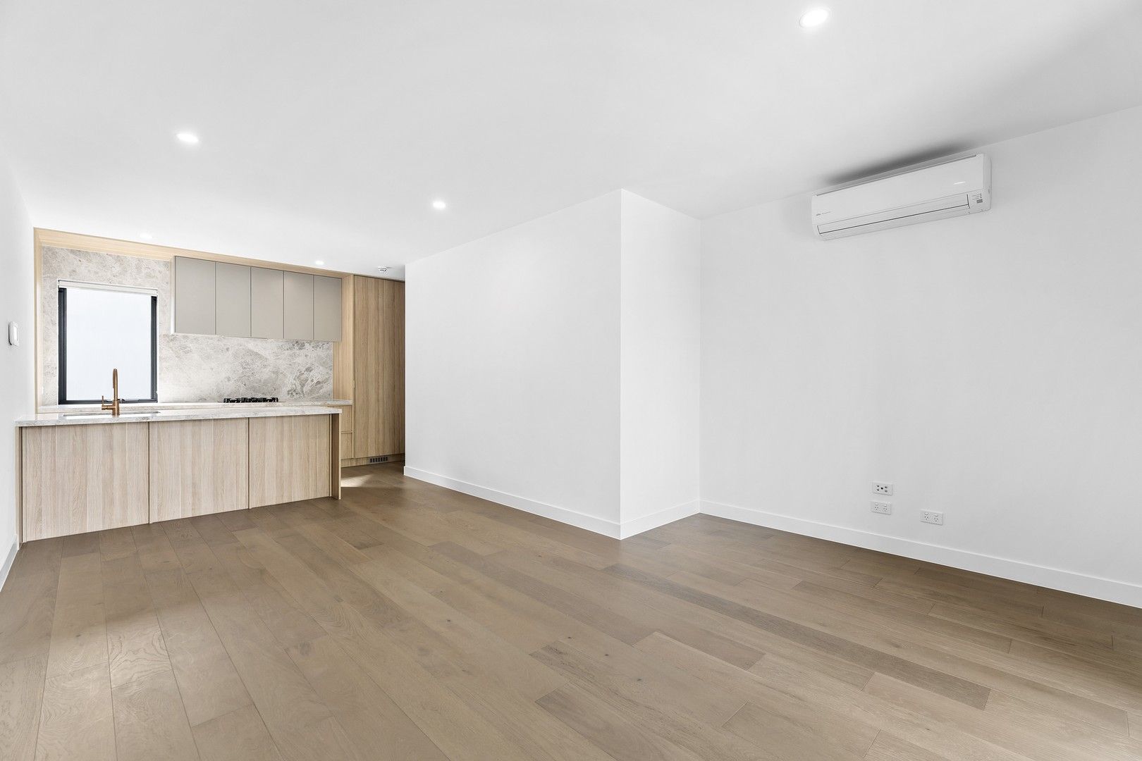 2 bedrooms Apartment / Unit / Flat in 4/8 Lincoln Road ESSENDON VIC, 3040